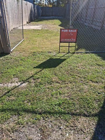 629 E 37th St Street, Houston, TX 77022