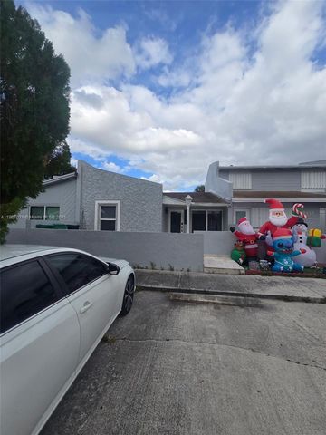 19423 NW 53rd Pl, Miami Gardens, FL 33055