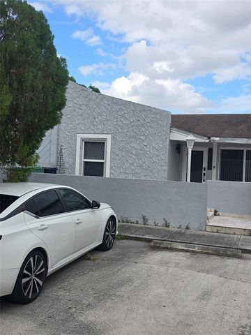 19423 NW 53rd Pl, Miami Gardens, FL 33055