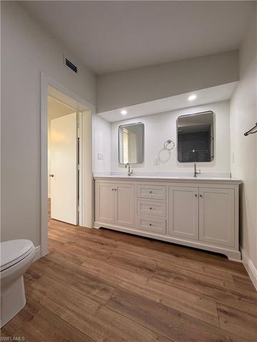 10621 McGregor BLVD, Fort Myers, FL 33919