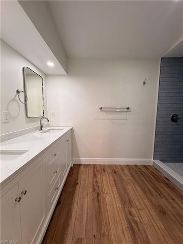 10621 McGregor BLVD, Fort Myers, FL 33919