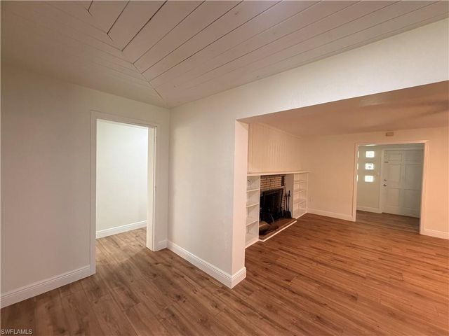 10621 McGregor BLVD, Fort Myers, FL 33919