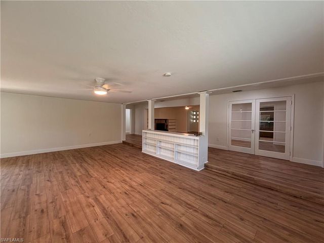 10621 McGregor BLVD, Fort Myers, FL 33919