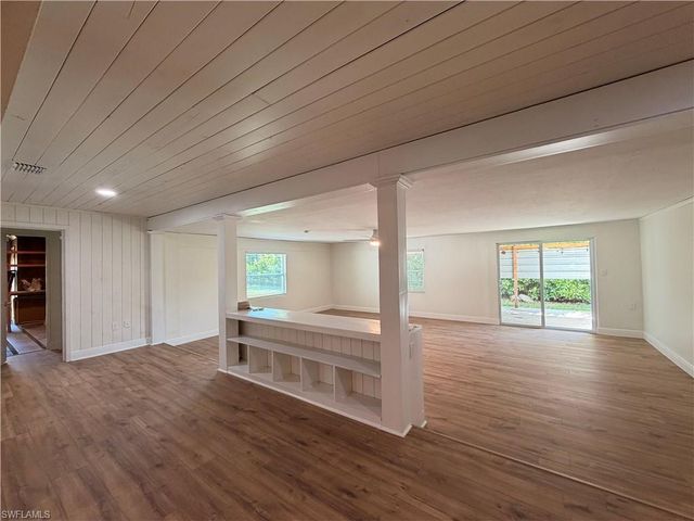 10621 McGregor BLVD, Fort Myers, FL 33919