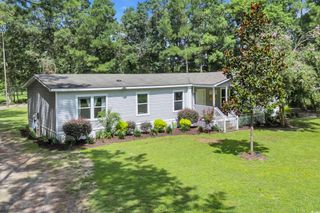 2068 Whispering Hills Rd., Loris, SC 29569