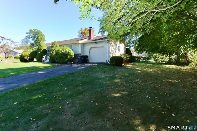 5 Amherst Drive, Milford, CT 06461