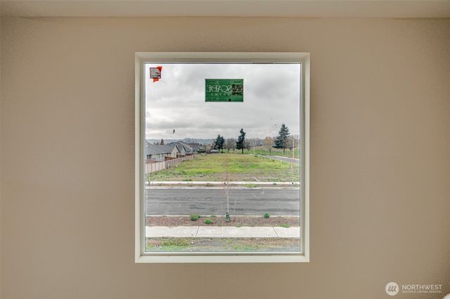 2002 Henderson Way, Longview, WA 98632