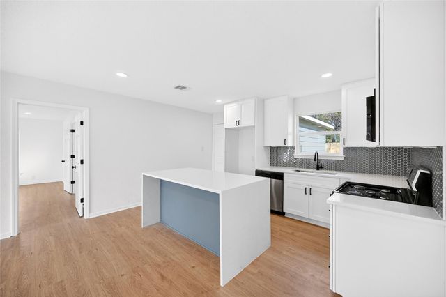 7422 Wiley Road, Houston, TX 77016