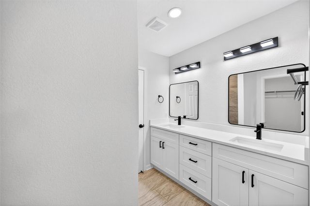 7422 Wiley Road, Houston, TX 77016