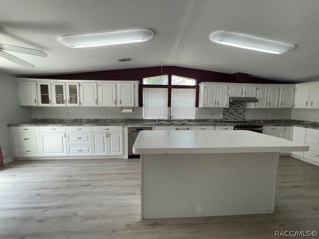 2295 S Stonebrook Drive, Homosassa, FL 34448