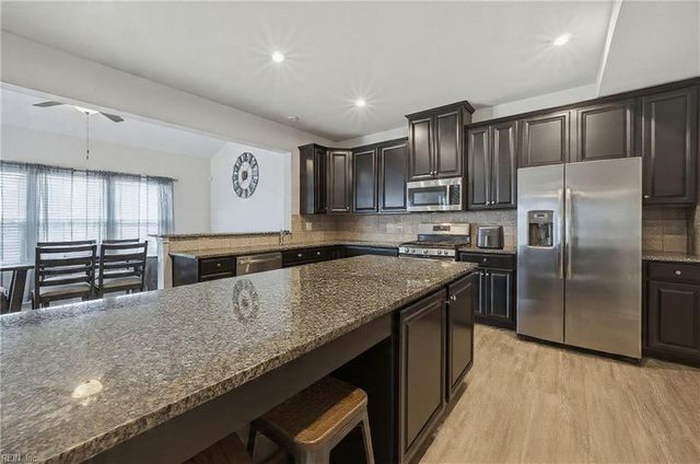 209 Farmington PL, Smithfield, VA 23430