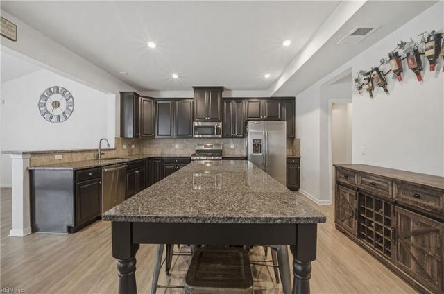 209 Farmington PL, Smithfield, VA 23430