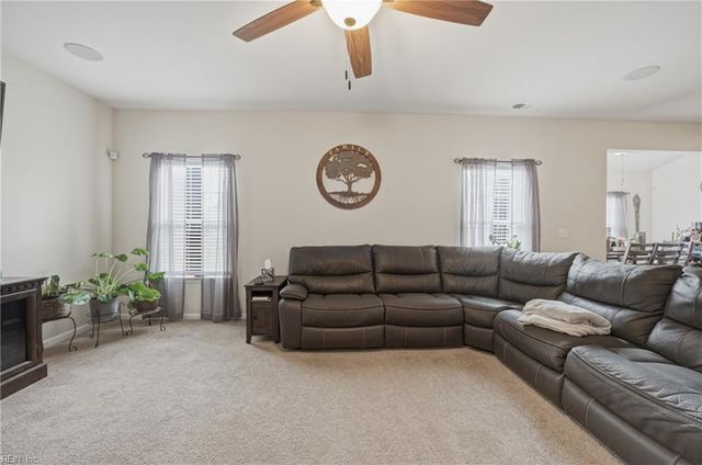 209 Farmington PL, Smithfield, VA 23430