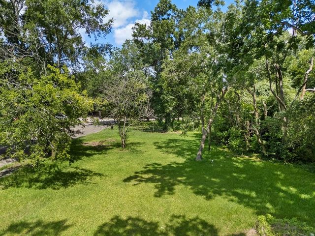214 W Hunnicutt Street, Baytown, TX 77520