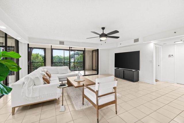 7201 E Promenade Drive 302, Boca Raton, FL 33433