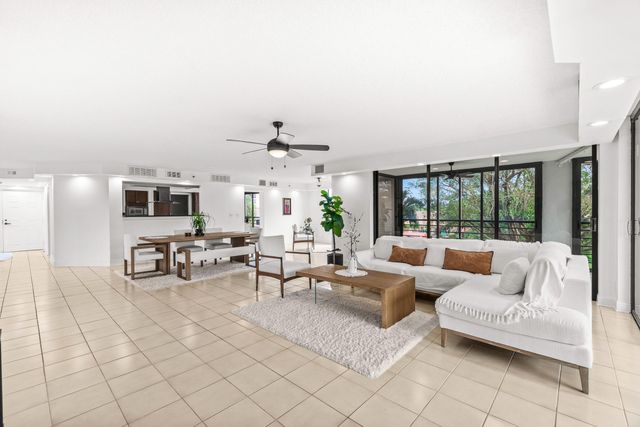 7201 E Promenade Drive 302, Boca Raton, FL 33433