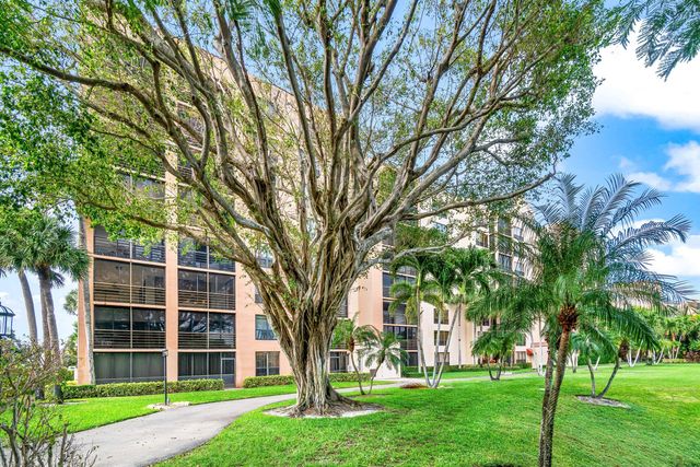 7201 E Promenade Drive 302, Boca Raton, FL 33433