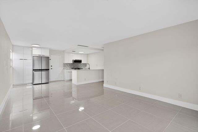 3212 NE 12th Street 204, Pompano Beach, FL 33062