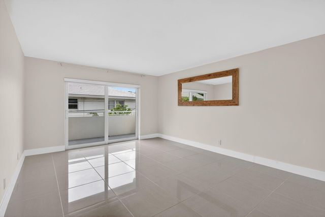 3212 NE 12th Street 204, Pompano Beach, FL 33062