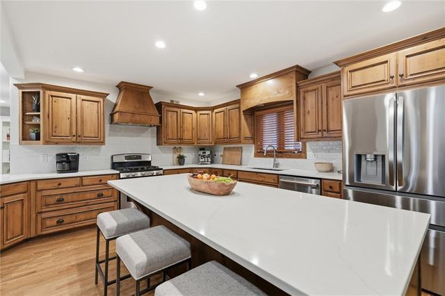 5622 Suwanee Road, Fairway, KS 66205