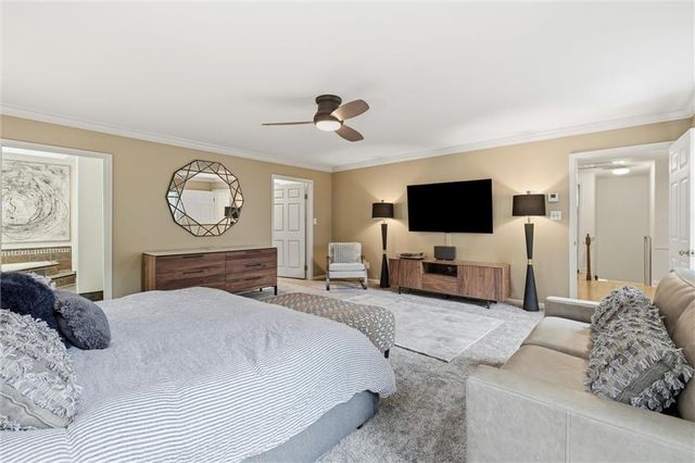 5622 Suwanee Road, Fairway, KS 66205
