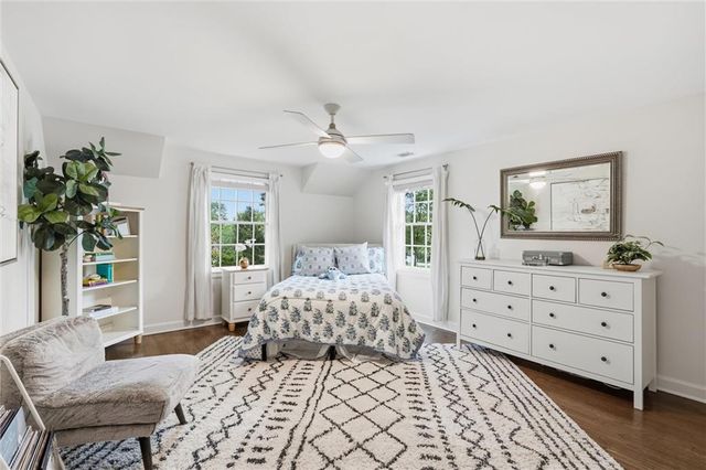 5622 Suwanee Road, Fairway, KS 66205