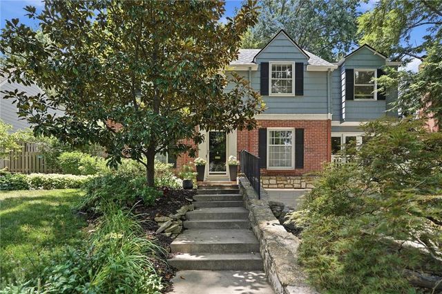 5622 Suwanee Road, Fairway, KS 66205