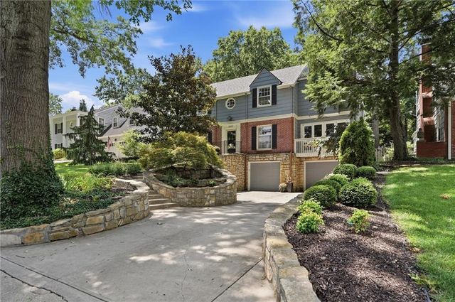 5622 Suwanee Road, Fairway, KS 66205