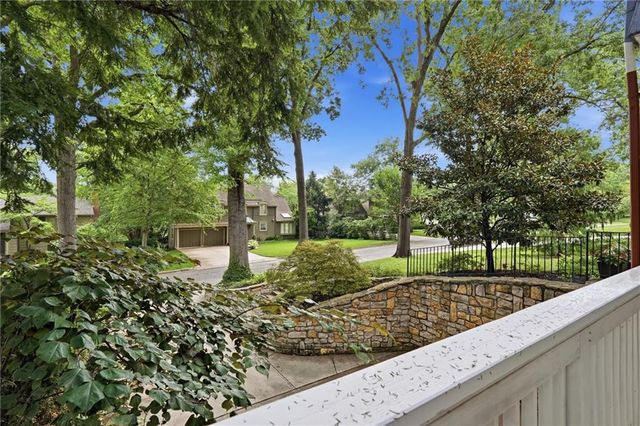 5622 Suwanee Road, Fairway, KS 66205