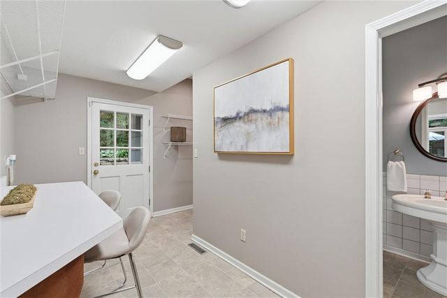 5622 Suwanee Road, Fairway, KS 66205
