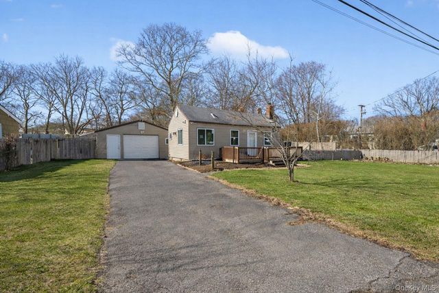 12 Hackensack Road, Mastic Beach, NY 11951