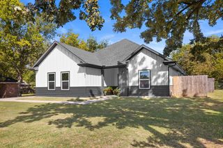 201 W South Street, Whitesboro, TX 76273
