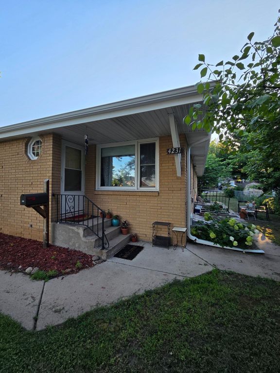 4229 Unity Avenue N, Robbinsdale, MN 55422