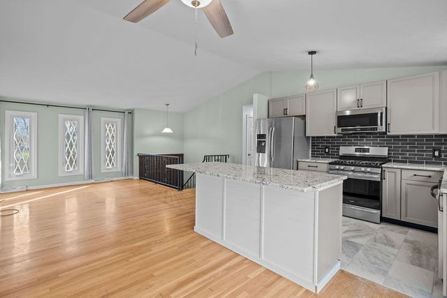 400 Cole Farm Road, Warwick, RI 02889