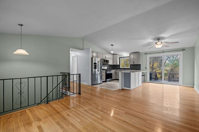 400 Cole Farm Road, Warwick, RI 02889