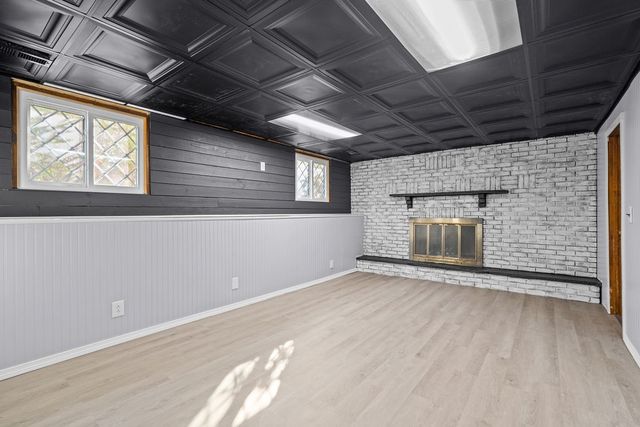 400 Cole Farm Road, Warwick, RI 02889