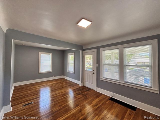 7028 Studebaker Avenue, Warren, MI 48091
