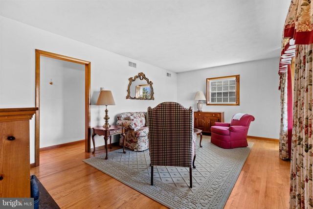 1443 WANDA LN, Harrisburg, PA 17109