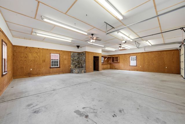 9127 Versailles Rd, Rockvale, TN 37153