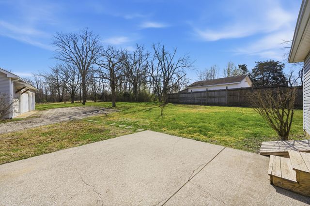 9127 Versailles Rd, Rockvale, TN 37153