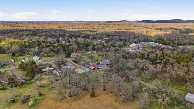 9127 Versailles Rd, Rockvale, TN 37153