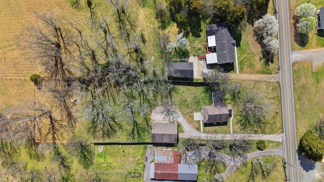 9127 Versailles Rd, Rockvale, TN 37153