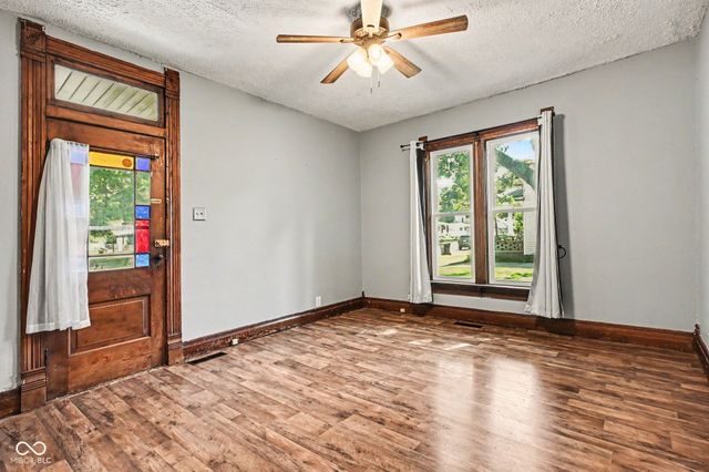 513 W 5th Street, Rochester, IN 46975