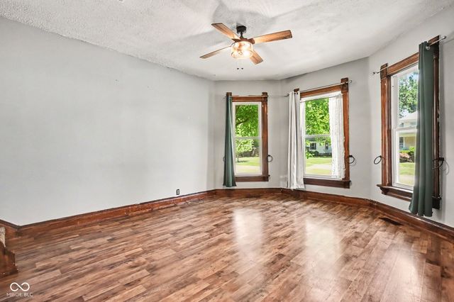 513 W 5th Street, Rochester, IN 46975
