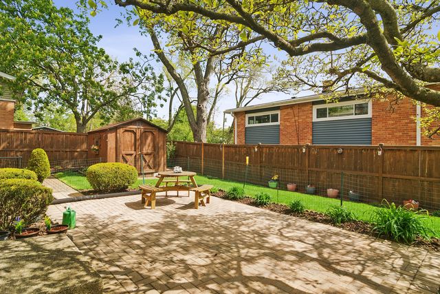 555 S Cedar Street, Palatine, IL 60067