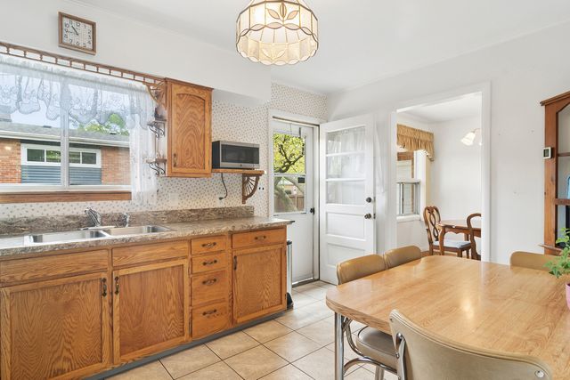 555 S Cedar Street, Palatine, IL 60067