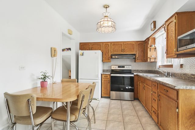 555 S Cedar Street, Palatine, IL 60067