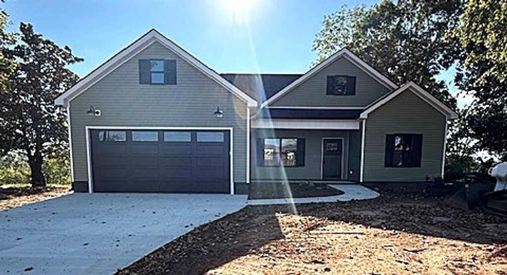 8002 Hillsboro Hwy, Hillsboro, TN 37342