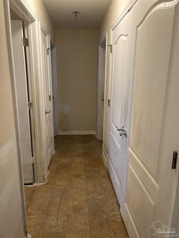 6837 Old West Ln, Milton, FL 32570