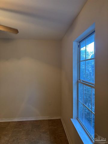 6837 Old West Ln, Milton, FL 32570